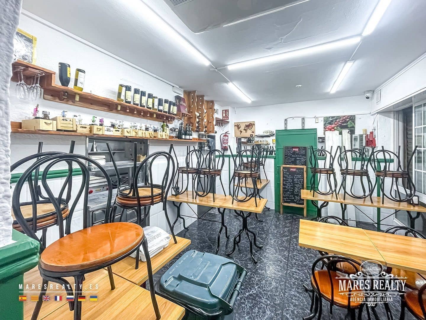 Commercial for sale in Badalona - € 290,000 (Ref: 9353129)