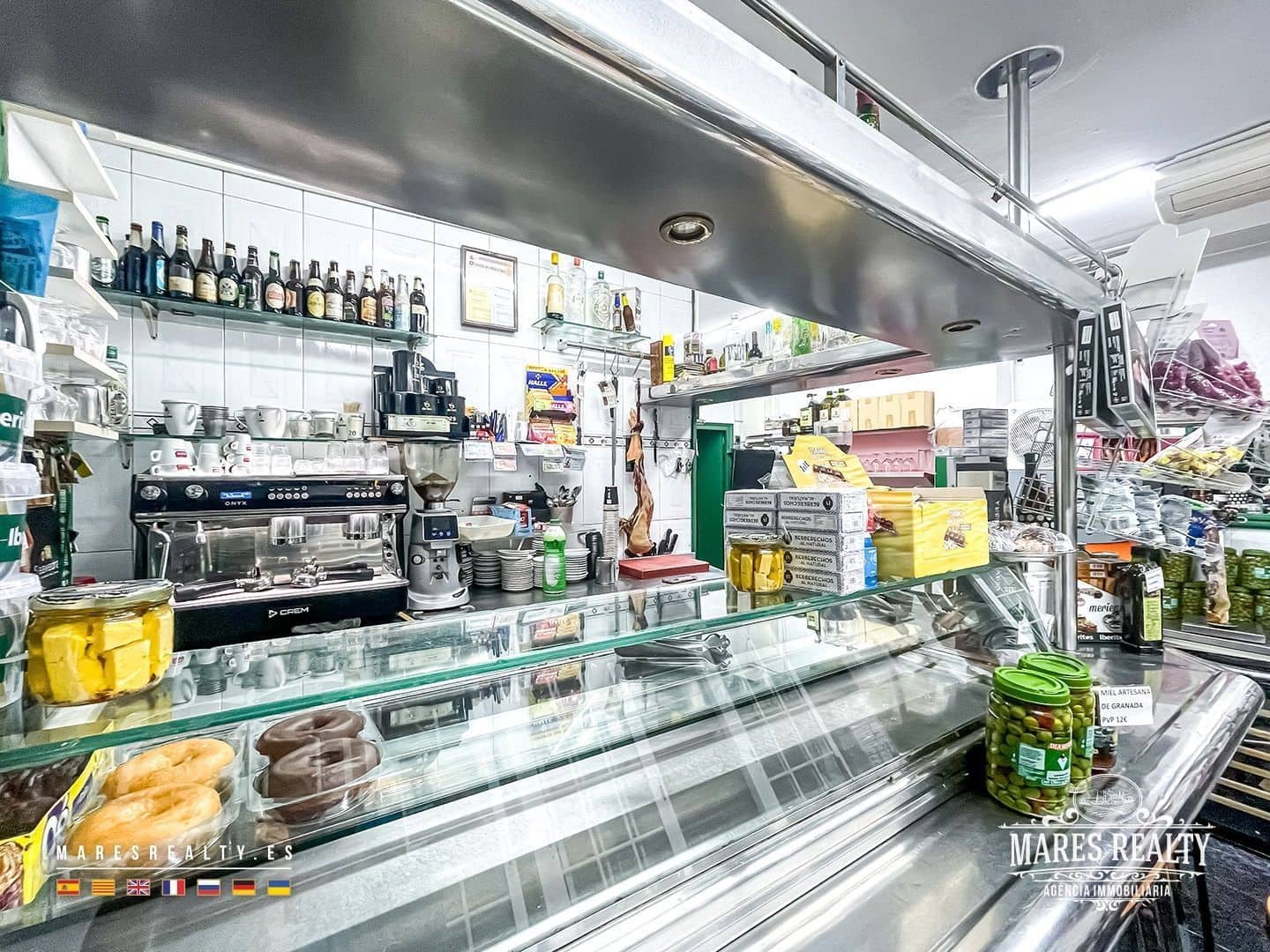 Commercial for sale in Badalona - € 290,000 (Ref: 9353129)