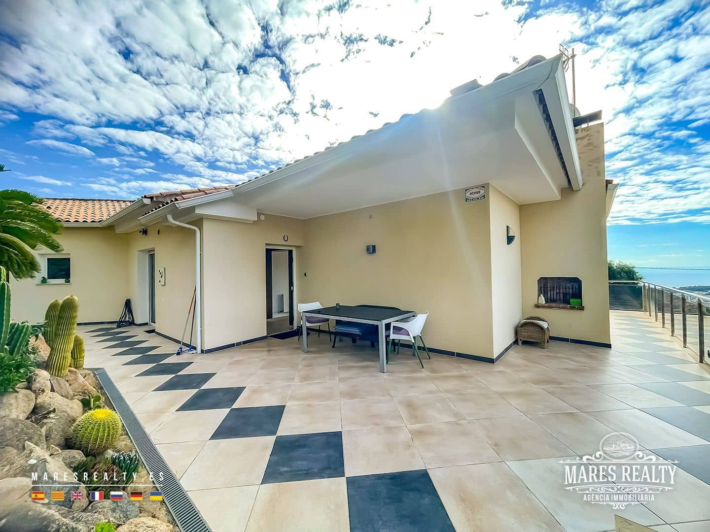 6 chambre Villa/Maison à vendre à Lloret de Mar avec piscine garage - 850 000 € (Ref: 9374943)