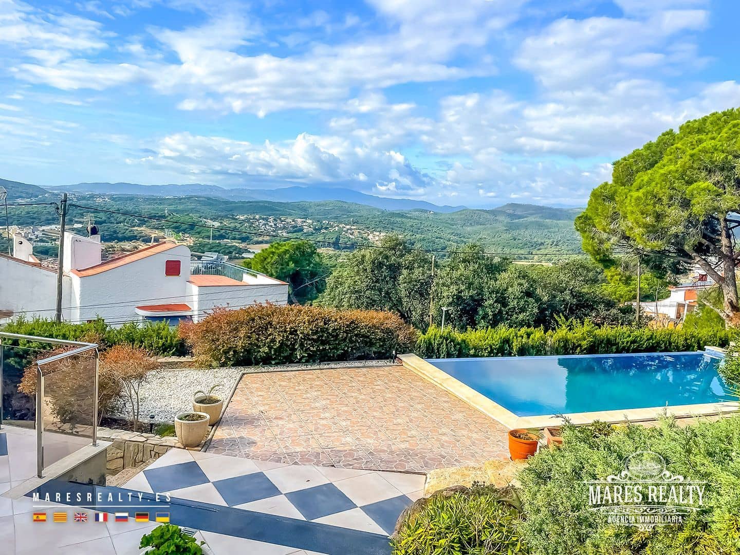 6 chambre Villa/Maison à vendre à Lloret de Mar avec piscine garage - 850 000 € (Ref: 9374943)