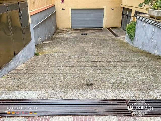 Garasje til salgs i Fenals, Lloret de Mar - € 25 000 (Ref: 9402852)