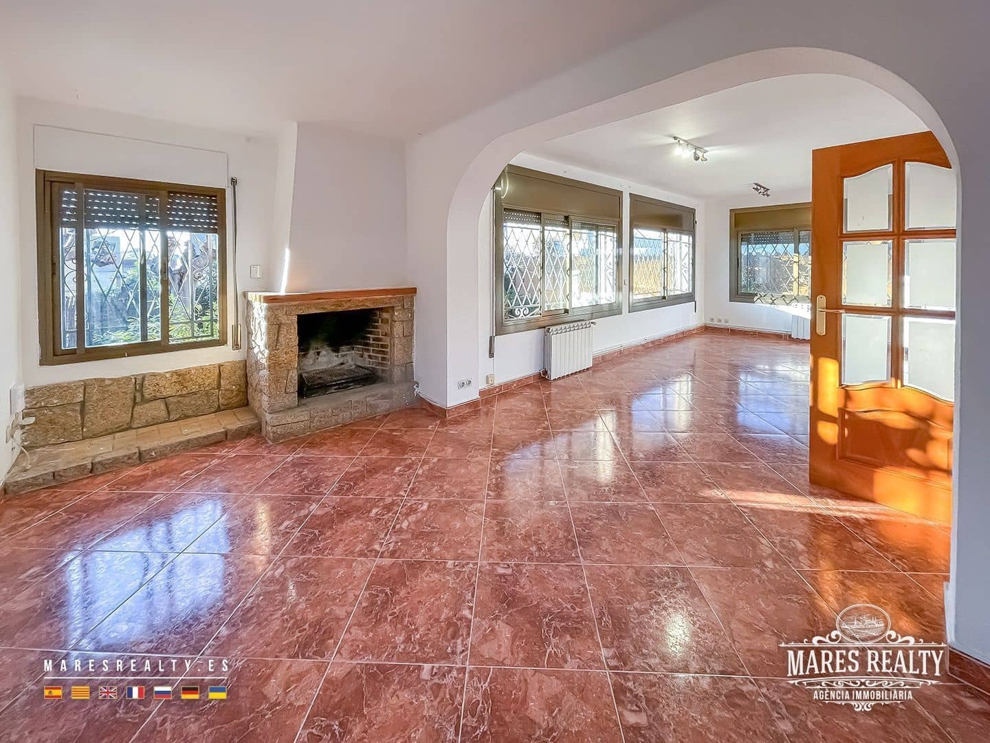 3 bedroom Villa for sale in Pineda de Mar - € 395,000 (Ref: 9501825)