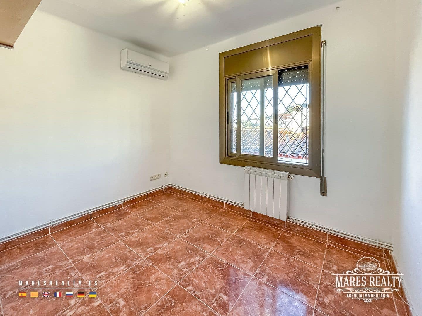 3 bedroom Villa for sale in Pineda de Mar - € 395,000 (Ref: 9501825)