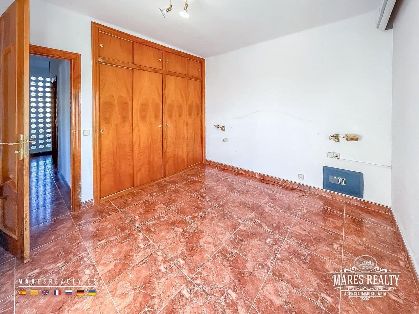 3 bedroom Villa for sale in Pineda de Mar - € 395,000 (Ref: 9501825)