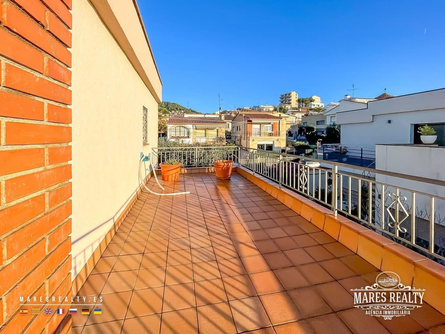 3 bedroom Villa for sale in Pineda de Mar - € 395,000 (Ref: 9501825)