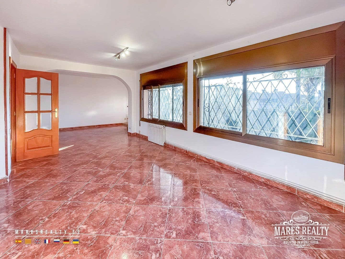 3 bedroom Villa for sale in Pineda de Mar - € 395,000 (Ref: 9501825)
