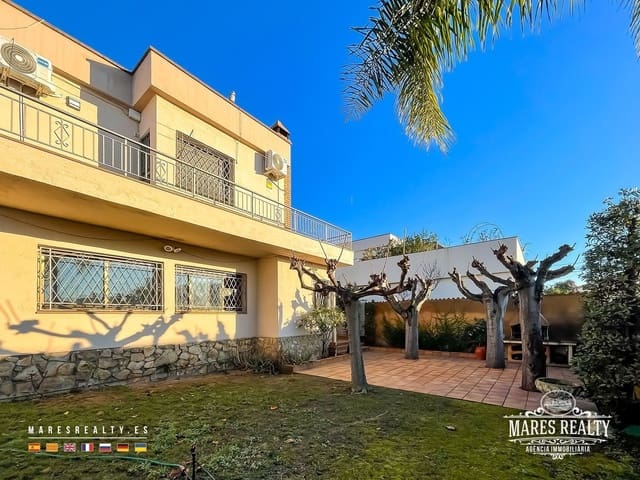 3 bedroom Villa for sale in Pineda de Mar - € 395,000 (Ref: 9501825)