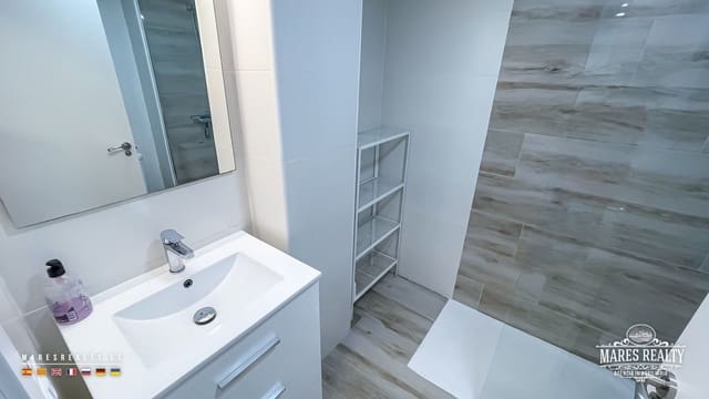 Piso de 1 habitación en Fenals, Lloret de Mar en venta con piscina - 160.000 € (Ref: 9526080)