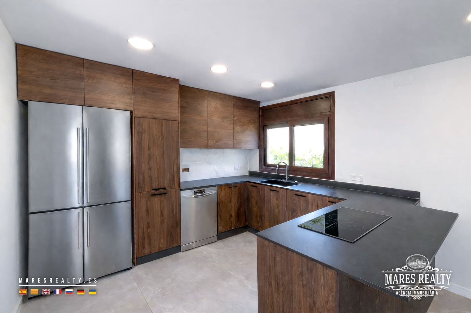 4 bedroom Villa for sale in Vidreres with pool garage - € 415,000 (Ref: 9581490)