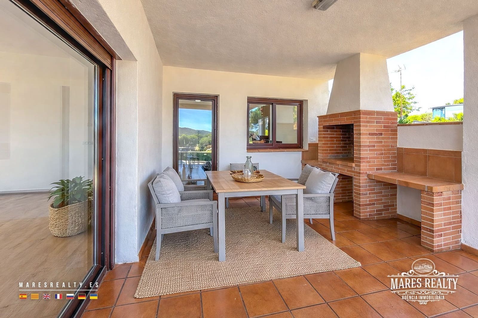 4 bedroom Villa for sale in Vidreres with pool garage - € 415,000 (Ref: 9581490)
