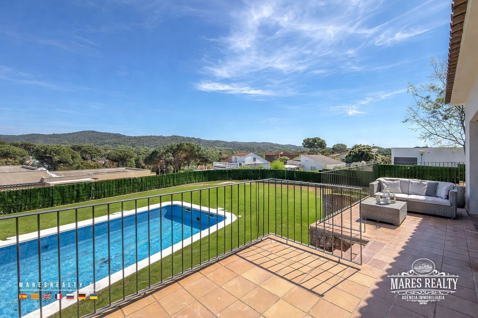 4 bedroom Villa for sale in Vidreres with pool garage - € 415,000 (Ref: 9581490)