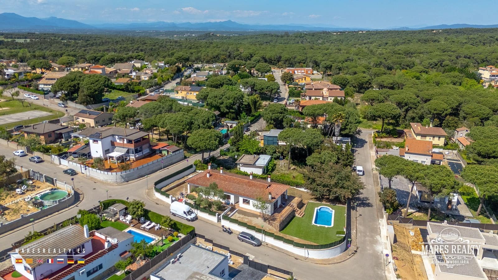 4 bedroom Villa for sale in Vidreres with pool garage - € 415,000 (Ref: 9581490)