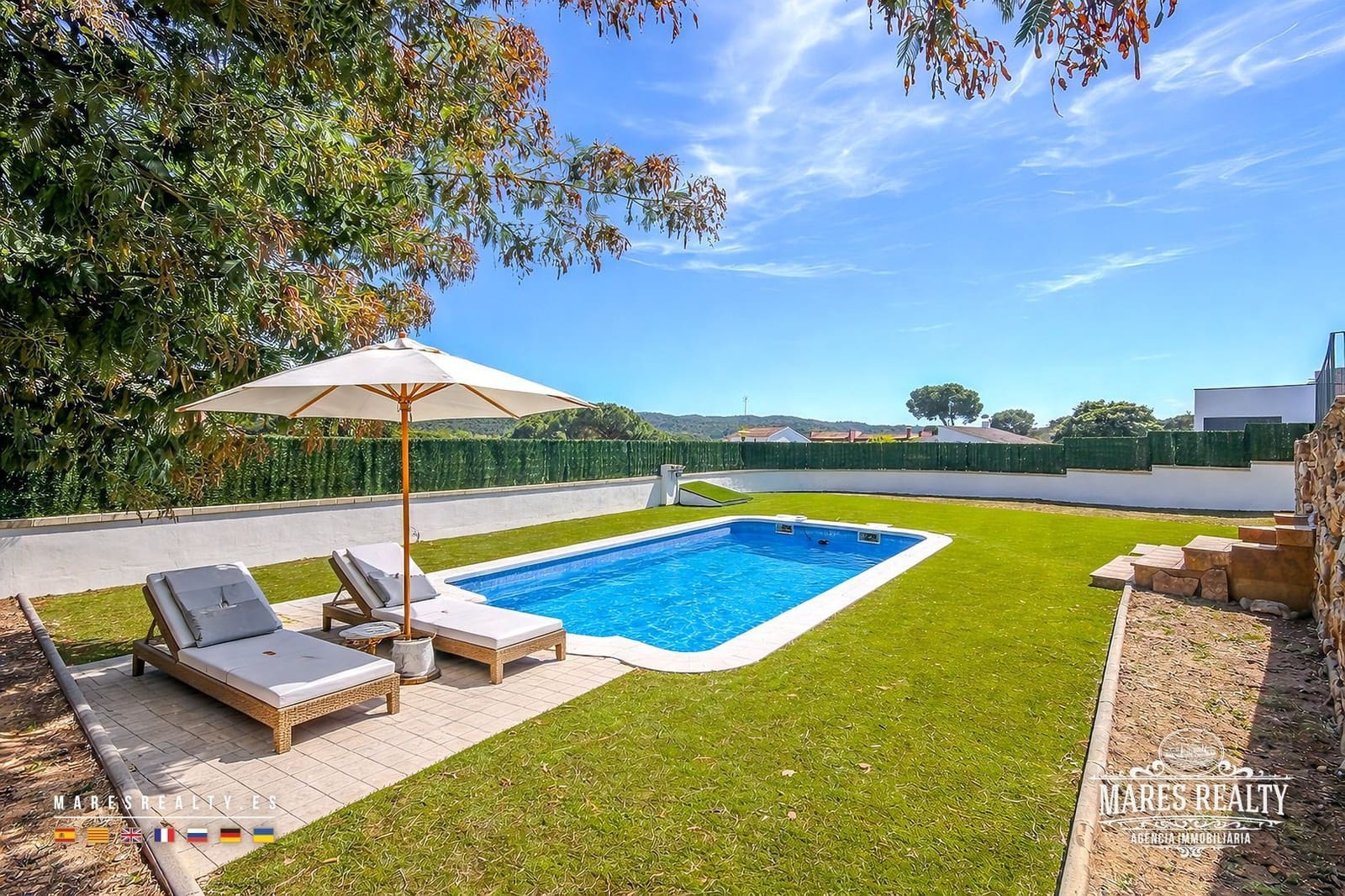 4 bedroom Villa for sale in Vidreres with pool garage - € 415,000 (Ref: 9581490)