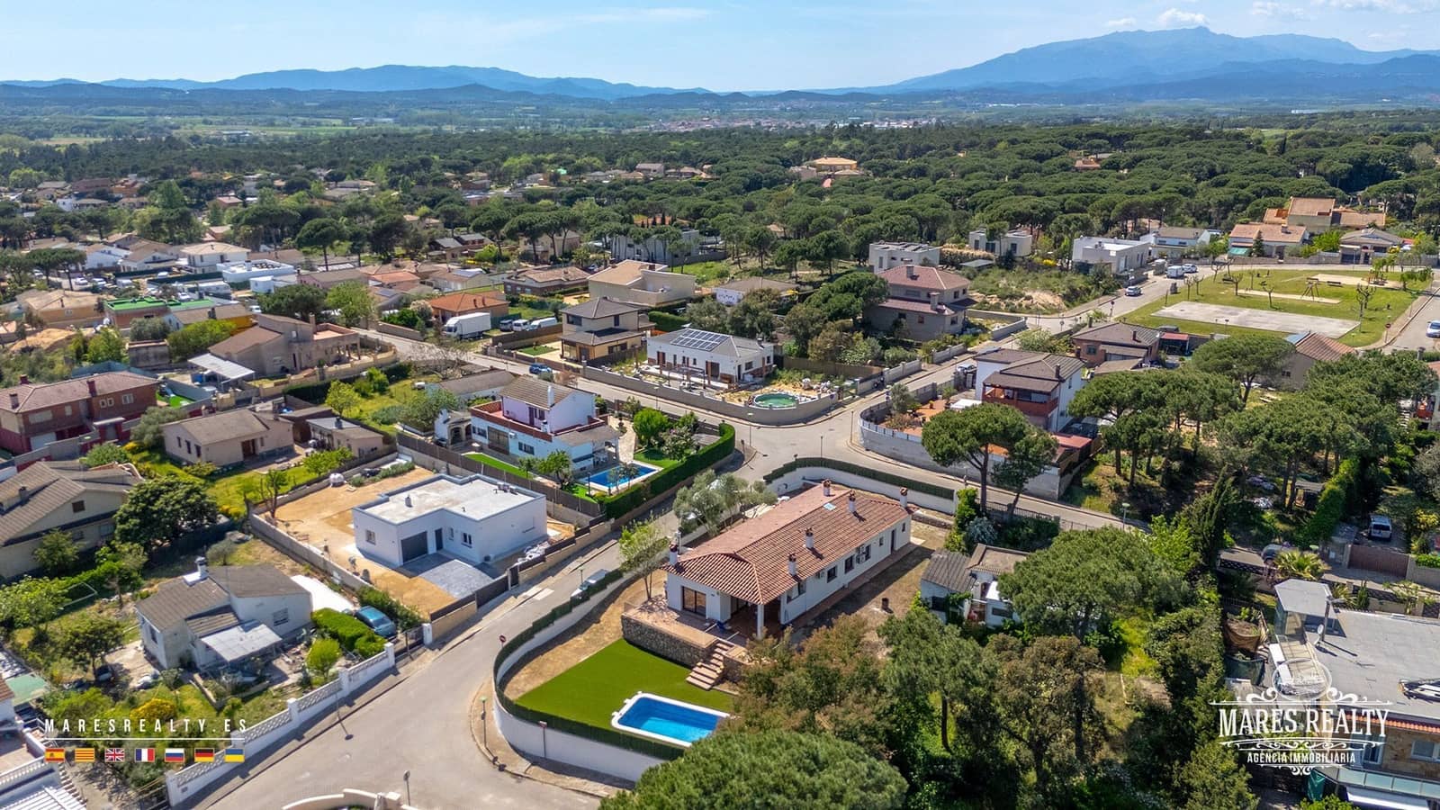 4 bedroom Villa for sale in Vidreres with pool garage - € 415,000 (Ref: 9581490)