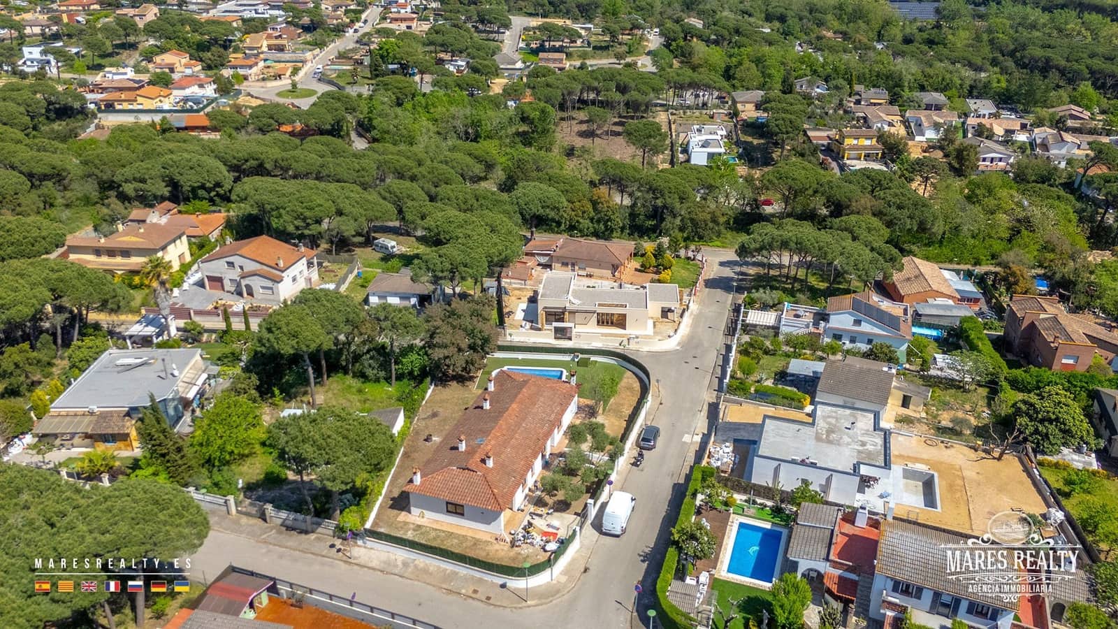 4 bedroom Villa for sale in Vidreres with pool garage - € 415,000 (Ref: 9581490)