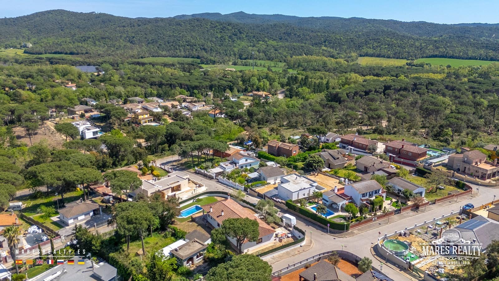 4 bedroom Villa for sale in Vidreres with pool garage - € 415,000 (Ref: 9581490)