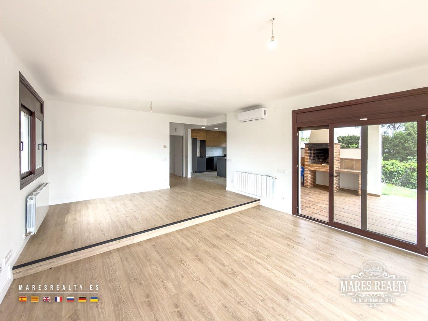 4 bedroom Villa for sale in Vidreres with pool garage - € 415,000 (Ref: 9581490)