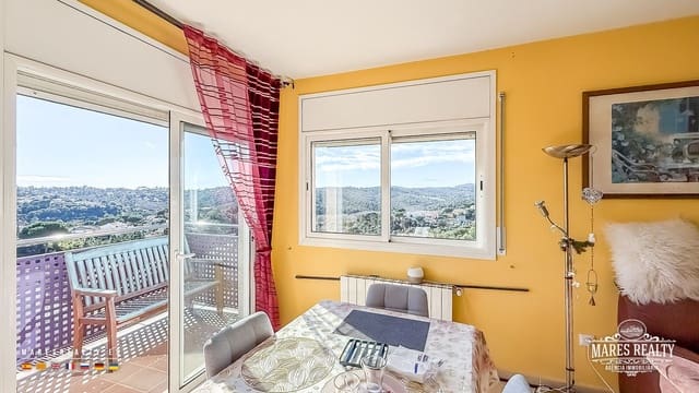 4 bedroom Villa for sale in Vidreres with garage - € 295,000 (Ref: 9594595)