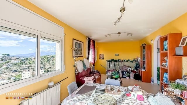 4 bedroom Villa for sale in Vidreres with garage - € 295,000 (Ref: 9594595)