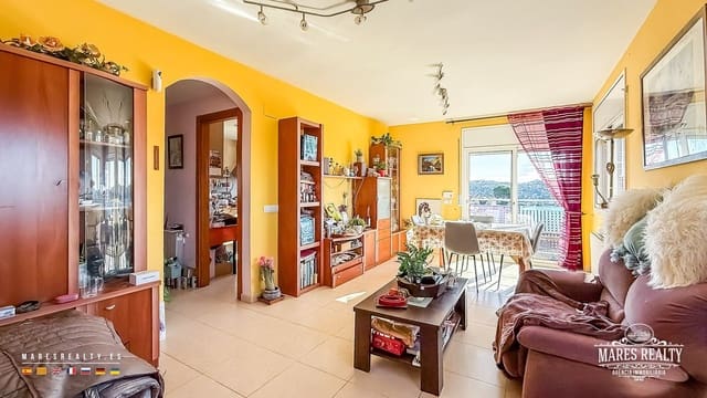 4 bedroom Villa for sale in Vidreres with garage - € 295,000 (Ref: 9594595)