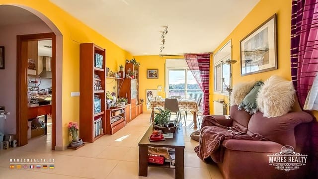 4 bedroom Villa for sale in Vidreres with garage - € 295,000 (Ref: 9594595)