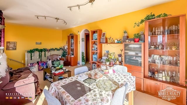 4 bedroom Villa for sale in Vidreres with garage - € 295,000 (Ref: 9594595)