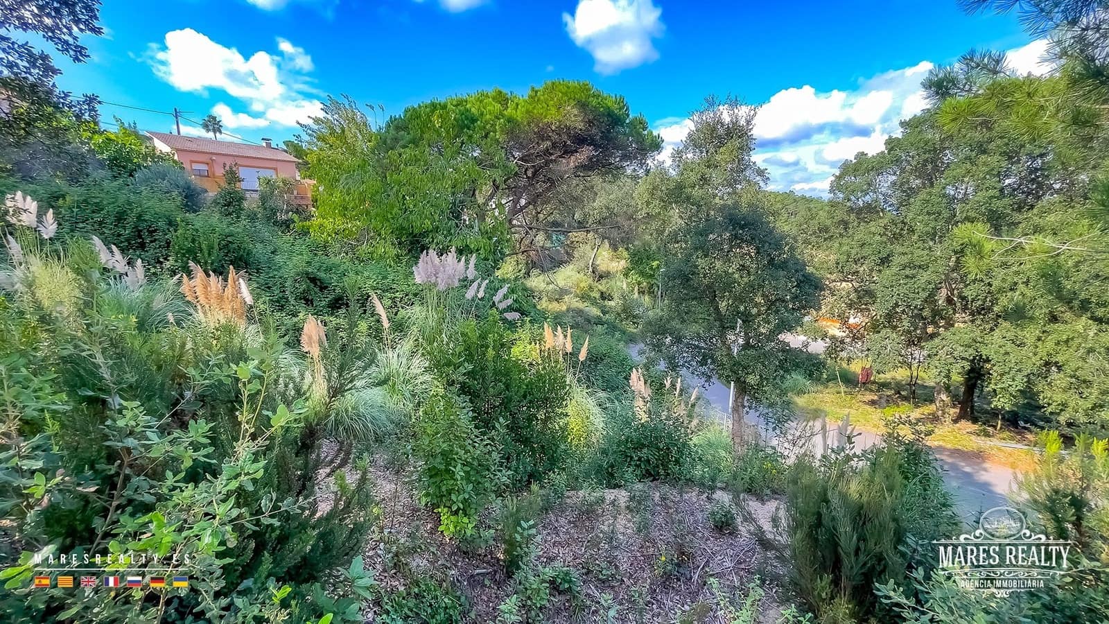 Ubebygd land til salgs i Lloret de Mar - € 50 000 (Ref: 9629578)