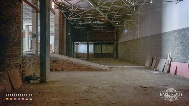 Commercial for rent in Granollers - € 6,000 (Ref: 9700400)