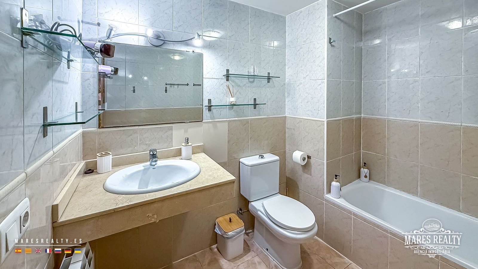 2 soveværelse Byhus til salg i Lloret de Mar med swimmingpool - € 319.000 (Ref: 9719435)