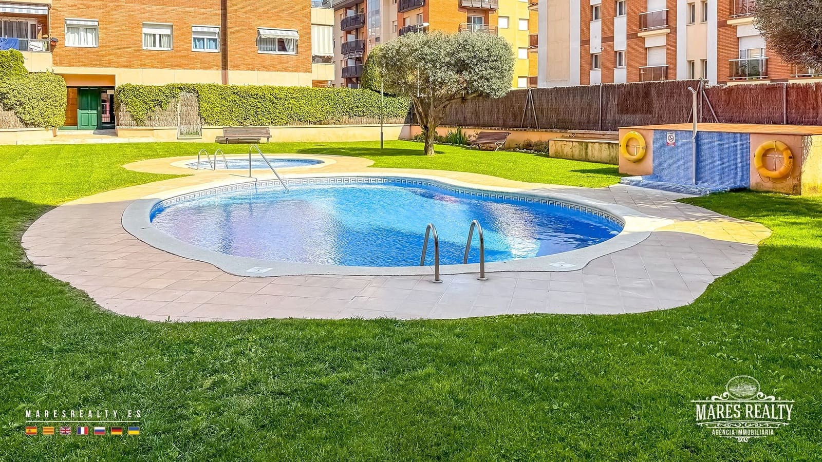 2 soveværelse Byhus til salg i Lloret de Mar med swimmingpool - € 319.000 (Ref: 9719435)