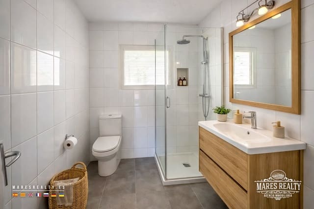 4 quarto Moradia para venda em Roca Grossa, Lloret de Mar com piscina garagem - 490 000 € (Ref: 9755291)