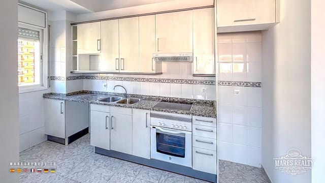 3 soverom Penthouse til salgs i Fenals, Lloret de Mar med garasje - € 245 000 (Ref: 9819857)