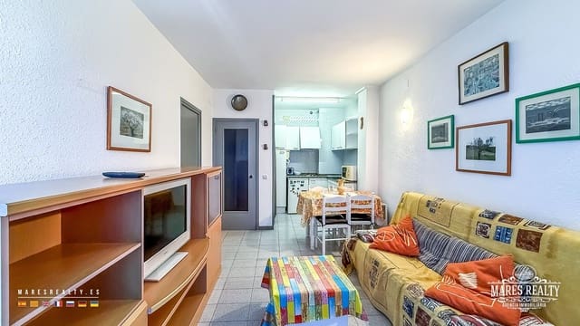 1 slaapkamer Flat te koop in Fenals, Lloret de Mar met zwembad - € 140.000 (Ref: 9880546)