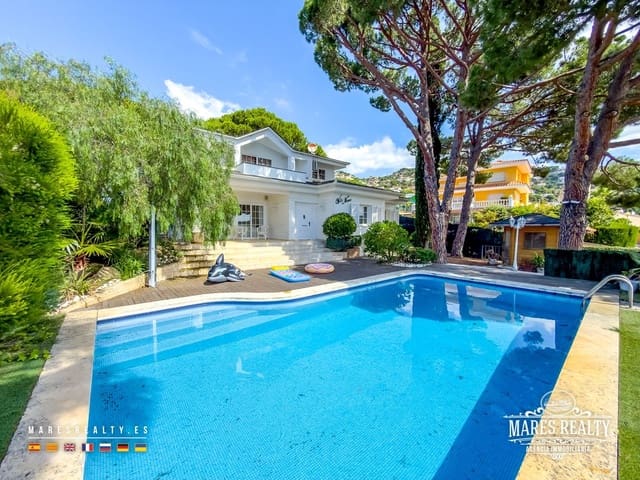 5 sypialnia Willa na sprzedaż w Lloret de Mar z basenem garażem - 750 000 € (Ref: 9891618)