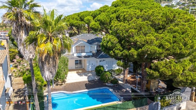 5 sypialnia Willa na sprzedaż w Lloret de Mar z basenem garażem - 750 000 € (Ref: 9891618)