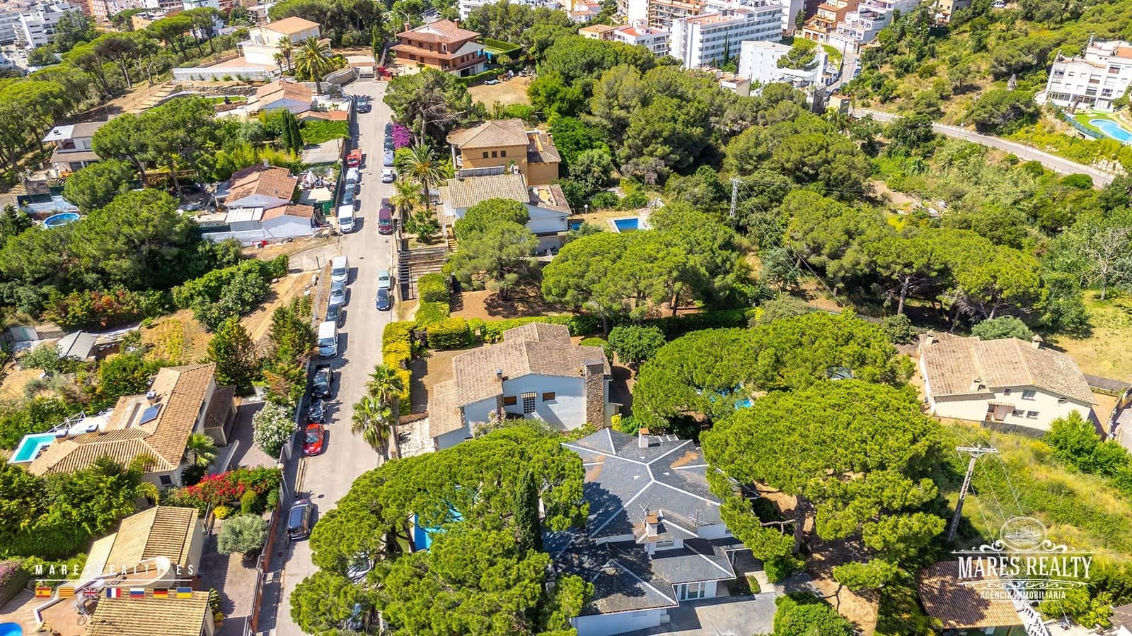 5 sypialnia Willa na sprzedaż w Lloret de Mar z basenem garażem - 750 000 € (Ref: 9891618)