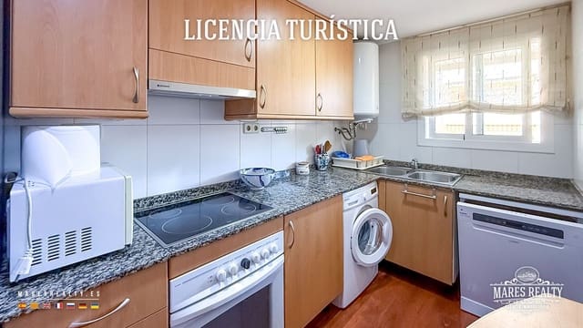 Piso de 2 habitaciones en Lloret de Mar en venta con piscina garaje - 295.000 € (Ref: 9916458)