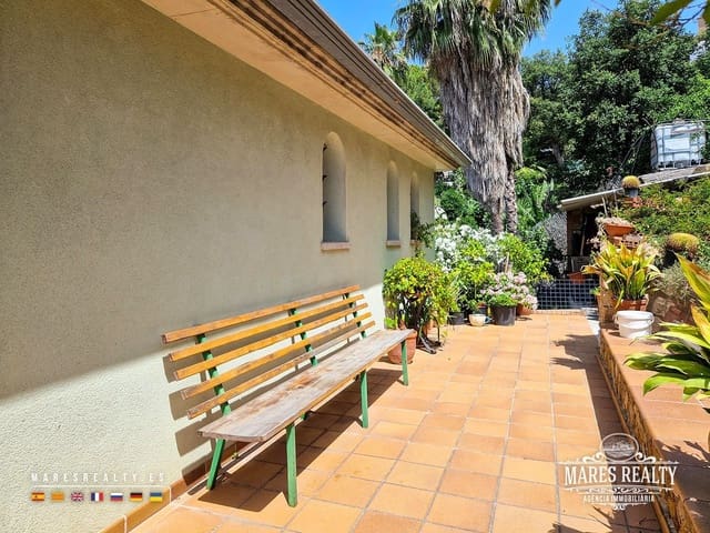 2 slaapkamer Villa te koop in Roca Grossa, Lloret de Mar met garage - € 399.000 (Ref: 9935456)