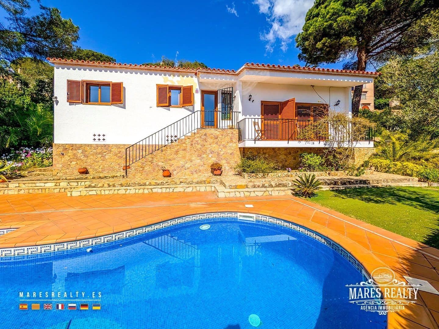 3 bedroom Villa for sale in Lloret de Mar with pool garage - € 525,000 (Ref: 9966083)