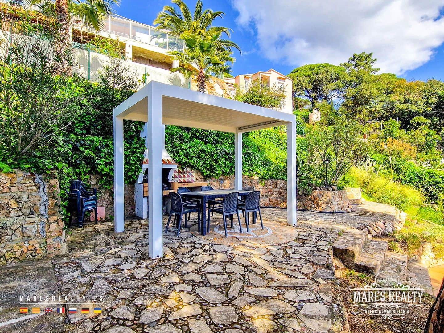 3 bedroom Villa for sale in Lloret de Mar with pool garage - € 525,000 (Ref: 9966083)