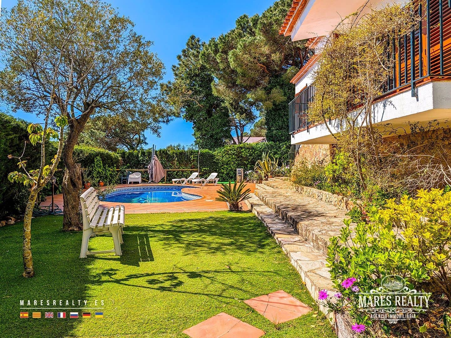 3 bedroom Villa for sale in Lloret de Mar with pool garage - € 525,000 (Ref: 9966083)