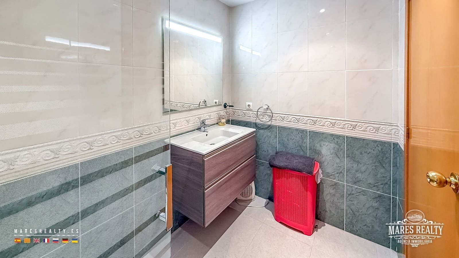 2 bedroom Flat for sale in Lloret de Mar - € 233,000 (Ref: 9981791)