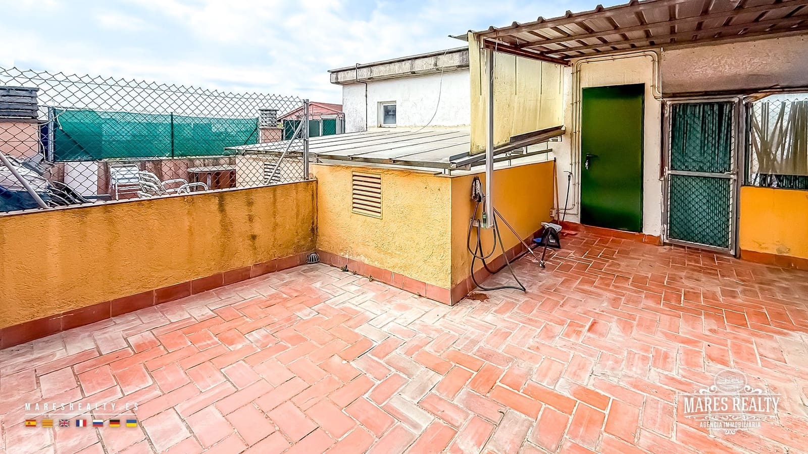 2 bedroom Flat for sale in Lloret de Mar - € 233,000 (Ref: 9981791)