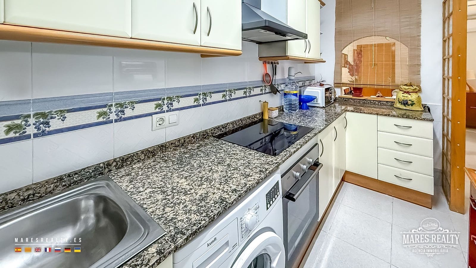 2 bedroom Flat for sale in Lloret de Mar - € 233,000 (Ref: 9981791)