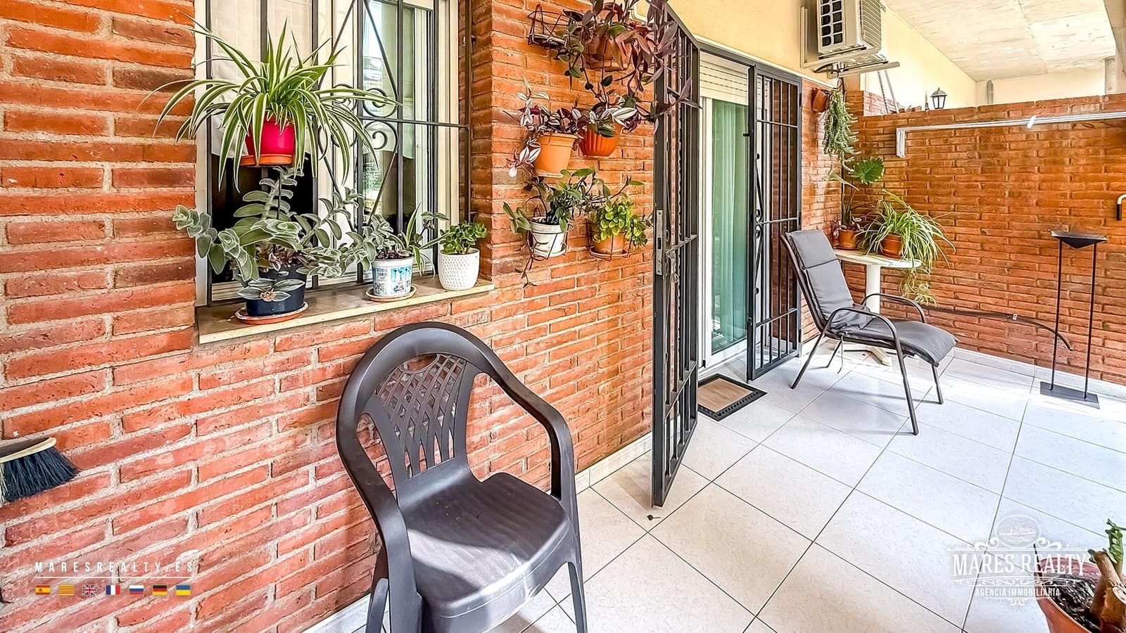2 bedroom Flat for sale in Lloret de Mar - € 233,000 (Ref: 9981791)