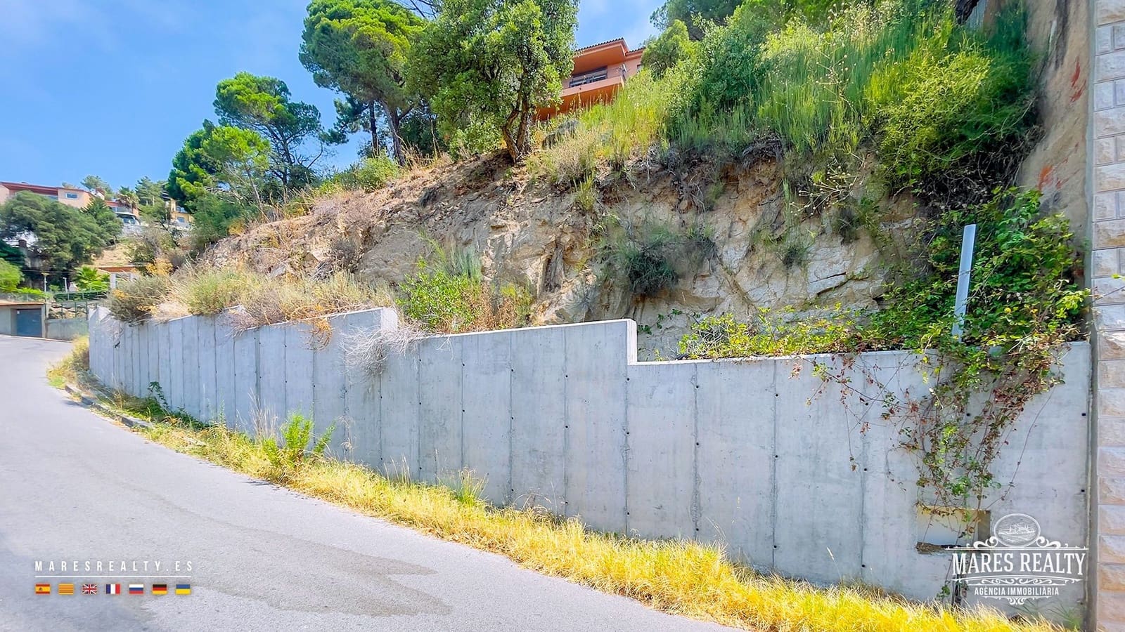 Rakentamaton maa myytävänä paikassa Lloret de Mar - 145 000 € (Ref: 9993784)