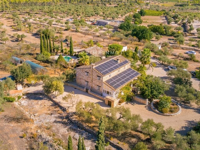 4 Zimmer Villa zu verkaufen in Rasquera mit Pool - 780.000 € (Ref: 10127321)