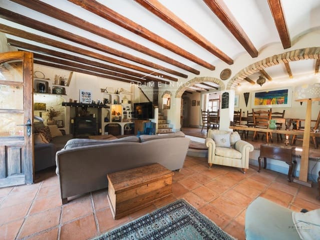 7 Zimmer Villa zu verkaufen in Rasquera mit Pool - 710.000 € (Ref: 10130461)