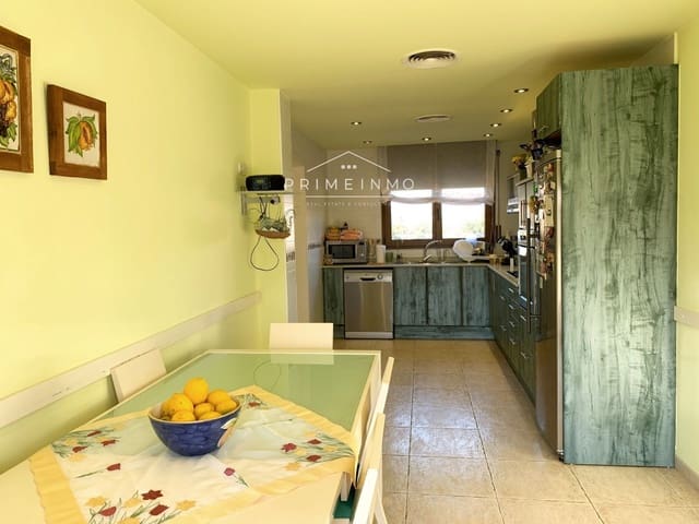 5 soverom Villa til salgs i Deltebre med svømmebasseng garasje - € 415 000 (Ref: 8048317)