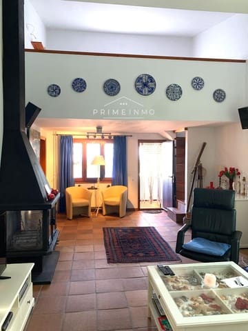 5 bedroom Villa for sale in El Perelló with pool garage - € 595,000 (Ref: 8378551)